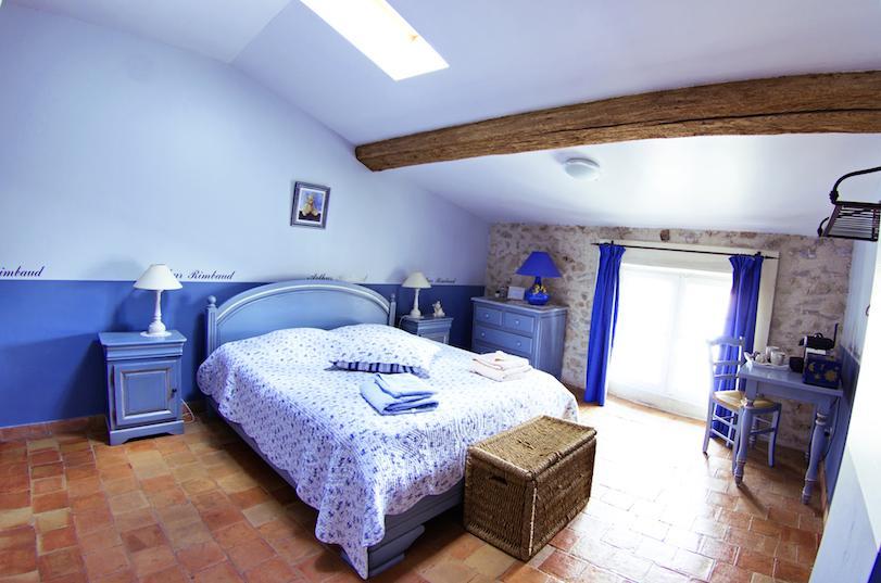 L'Abri Du Poete Bed and Breakfast Besse-sur-Issole Δωμάτιο φωτογραφία