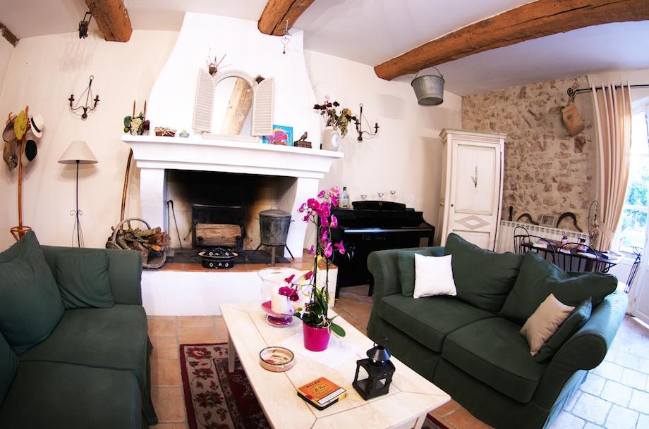 L'Abri Du Poete Bed and Breakfast Besse-sur-Issole Εξωτερικό φωτογραφία