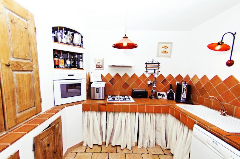 L'Abri Du Poete Bed and Breakfast Besse-sur-Issole Εξωτερικό φωτογραφία