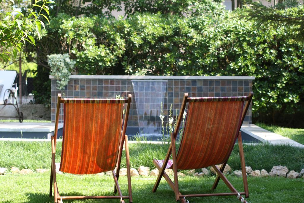L'Abri Du Poete Bed and Breakfast Besse-sur-Issole Εξωτερικό φωτογραφία