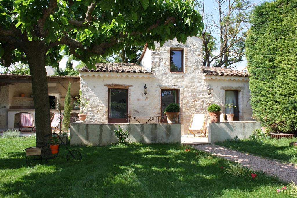 L'Abri Du Poete Bed and Breakfast Besse-sur-Issole Εξωτερικό φωτογραφία