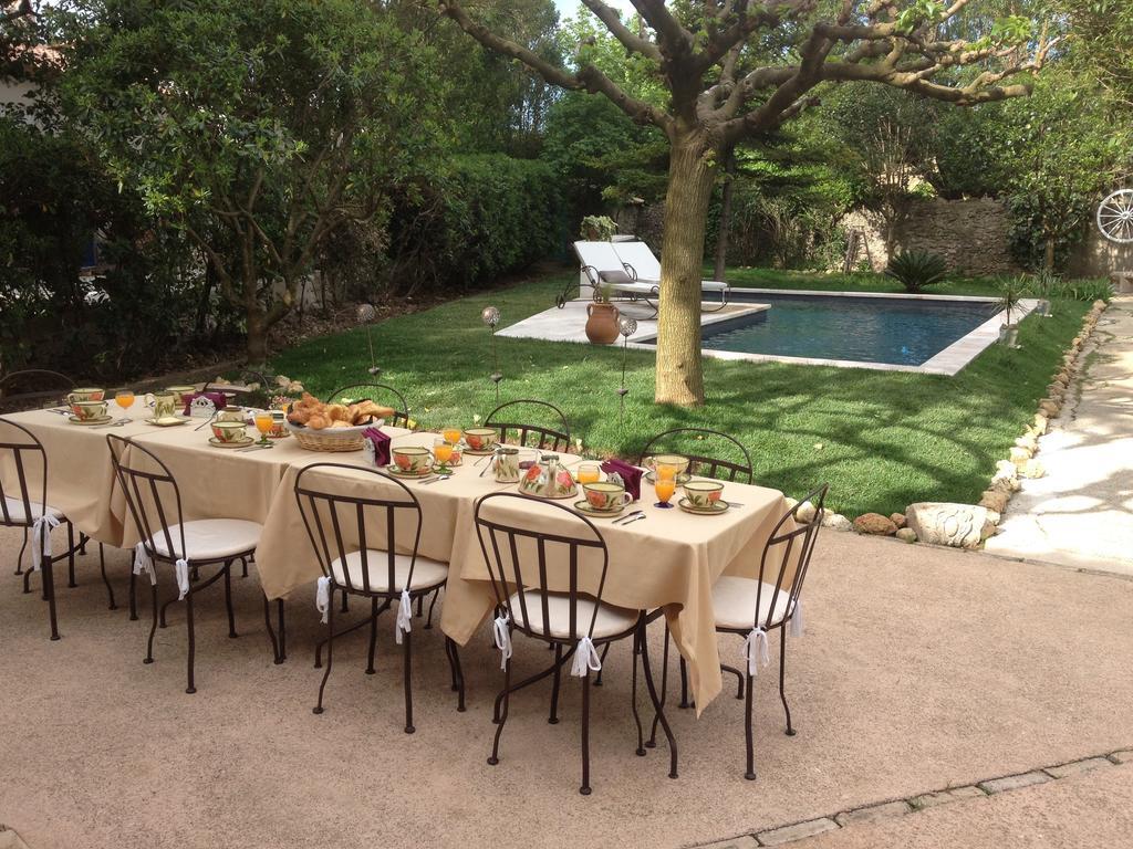 L'Abri Du Poete Bed and Breakfast Besse-sur-Issole Εξωτερικό φωτογραφία