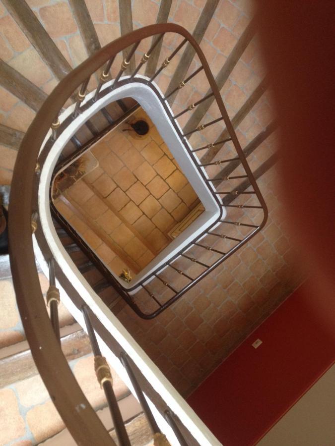 L'Abri Du Poete Bed and Breakfast Besse-sur-Issole Εξωτερικό φωτογραφία